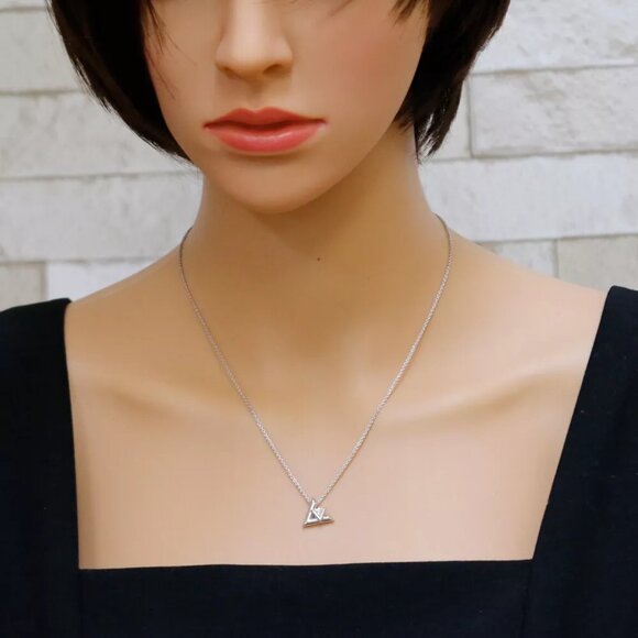 LOUIS VUITTON Necklace Q93806 K18 white gold diamond Pandantif LV Vault One use - Picture 2 of 8